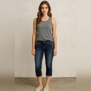 #1291 Zanadi Dark Wash Lightly Distressed Bling  Capris sz 0